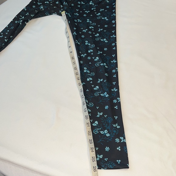 Beyond Yoga Lux High Waisted Leggings & Criss Cross Cropped Tank SMALL - Picture 7 of 16